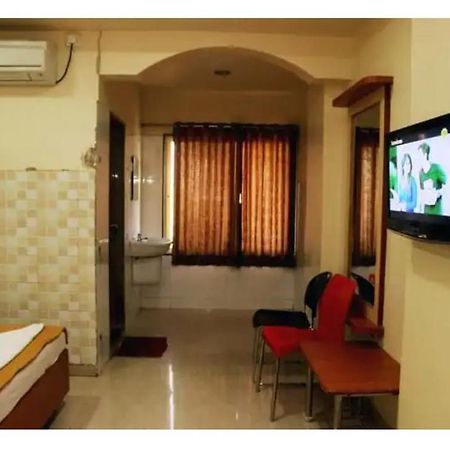 Hotel Apple Sai Residency Ширди Экстерьер фото