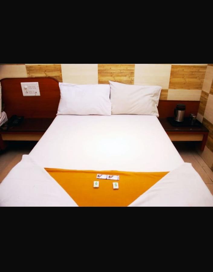 Hotel Apple Sai Residency Ширди Экстерьер фото