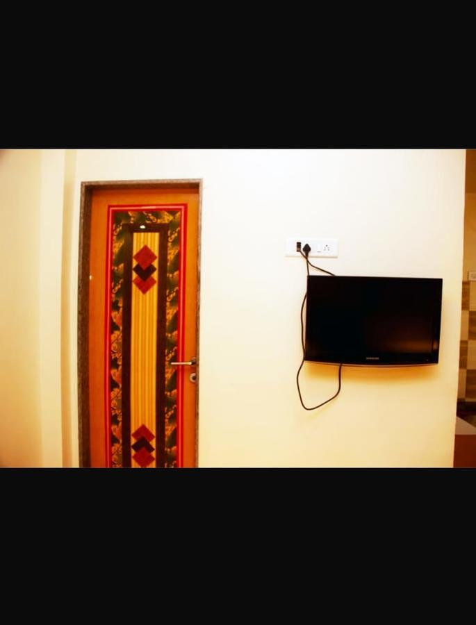 Hotel Apple Sai Residency Ширди Экстерьер фото